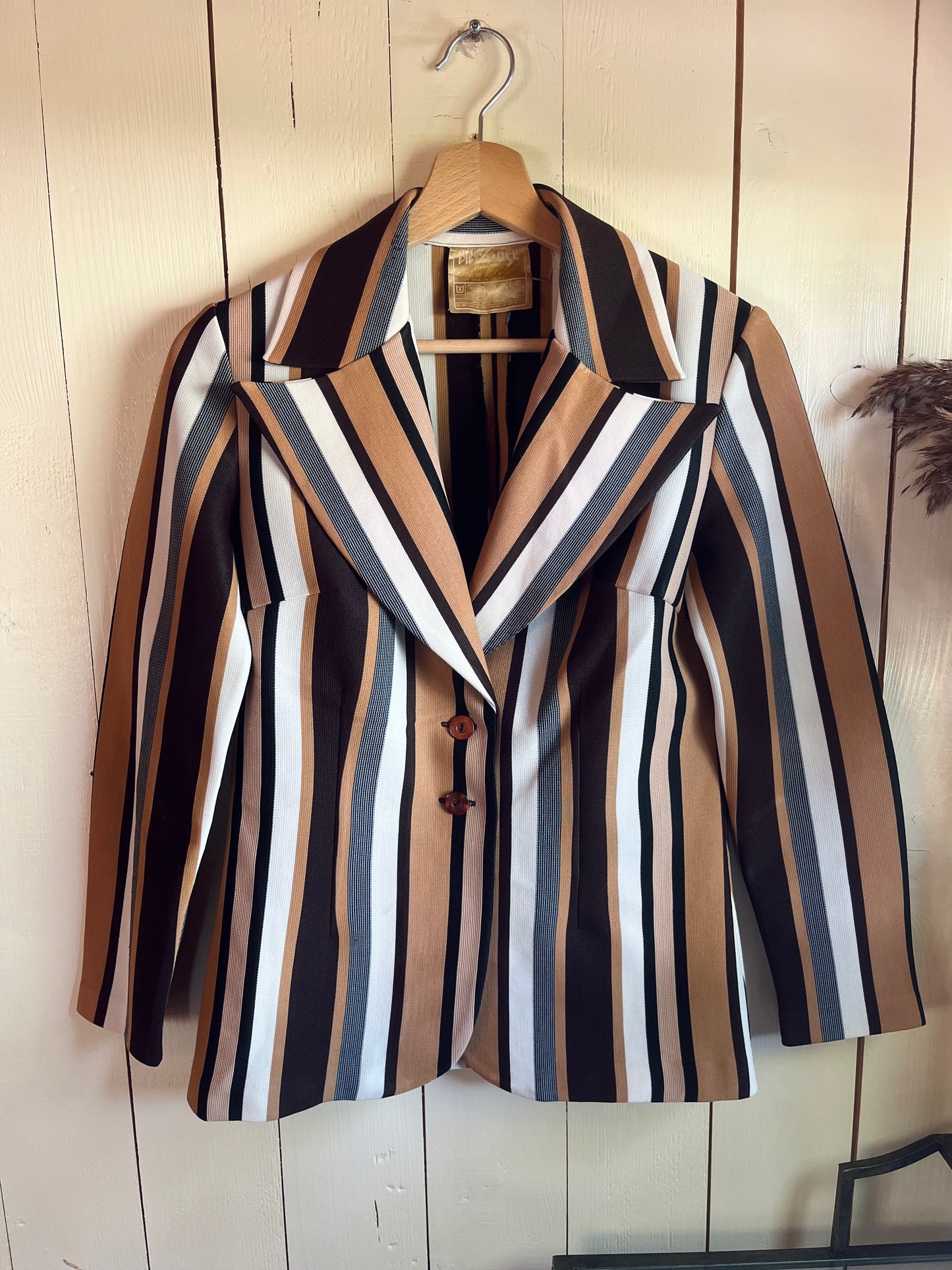 Pippa Dee blazer (brown/creme)