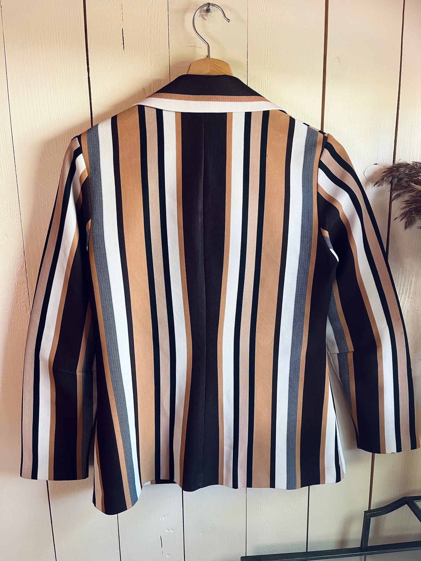 Pippa Dee blazer (brown/creme)