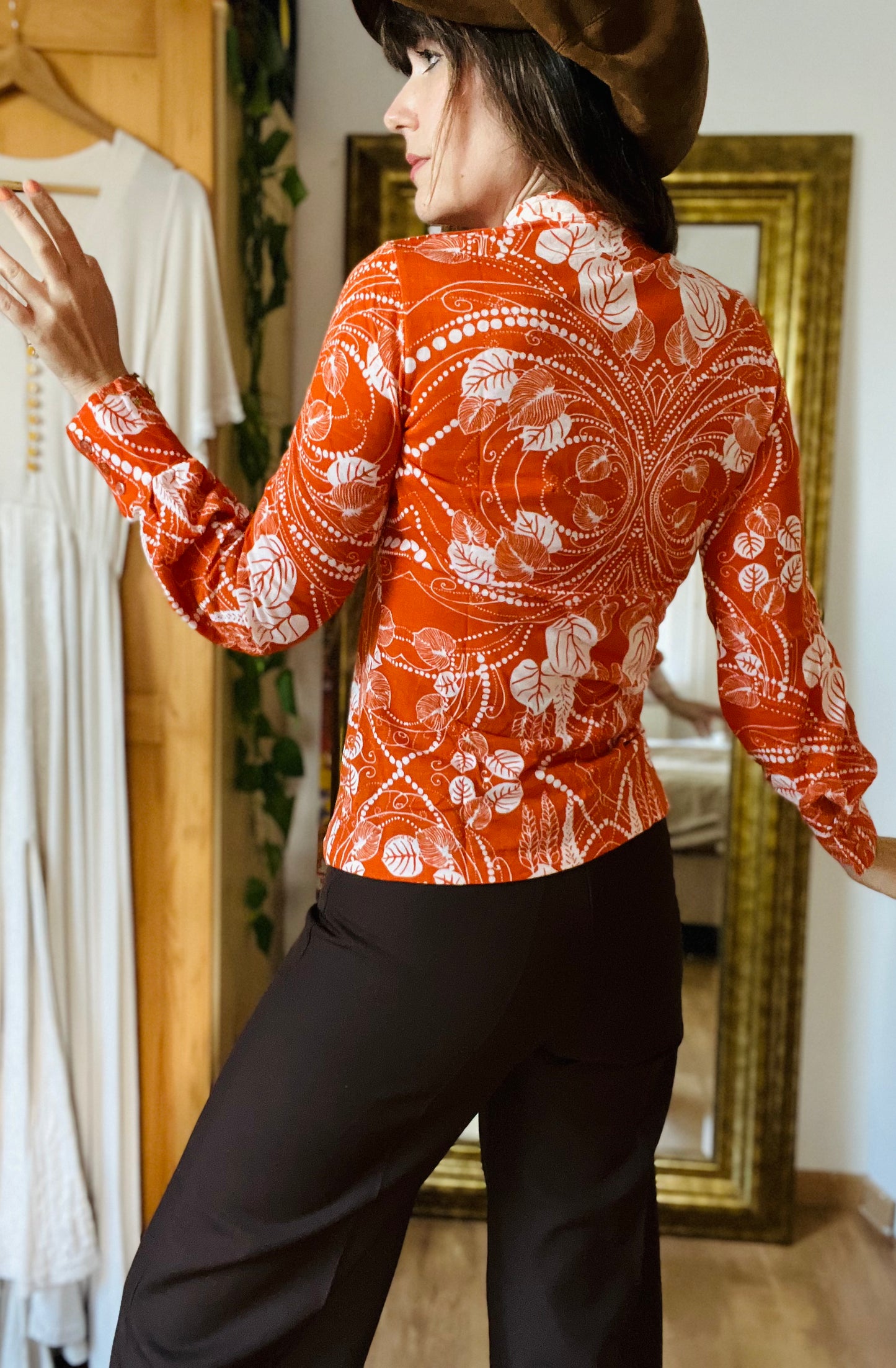 Olga orange seventies shirt