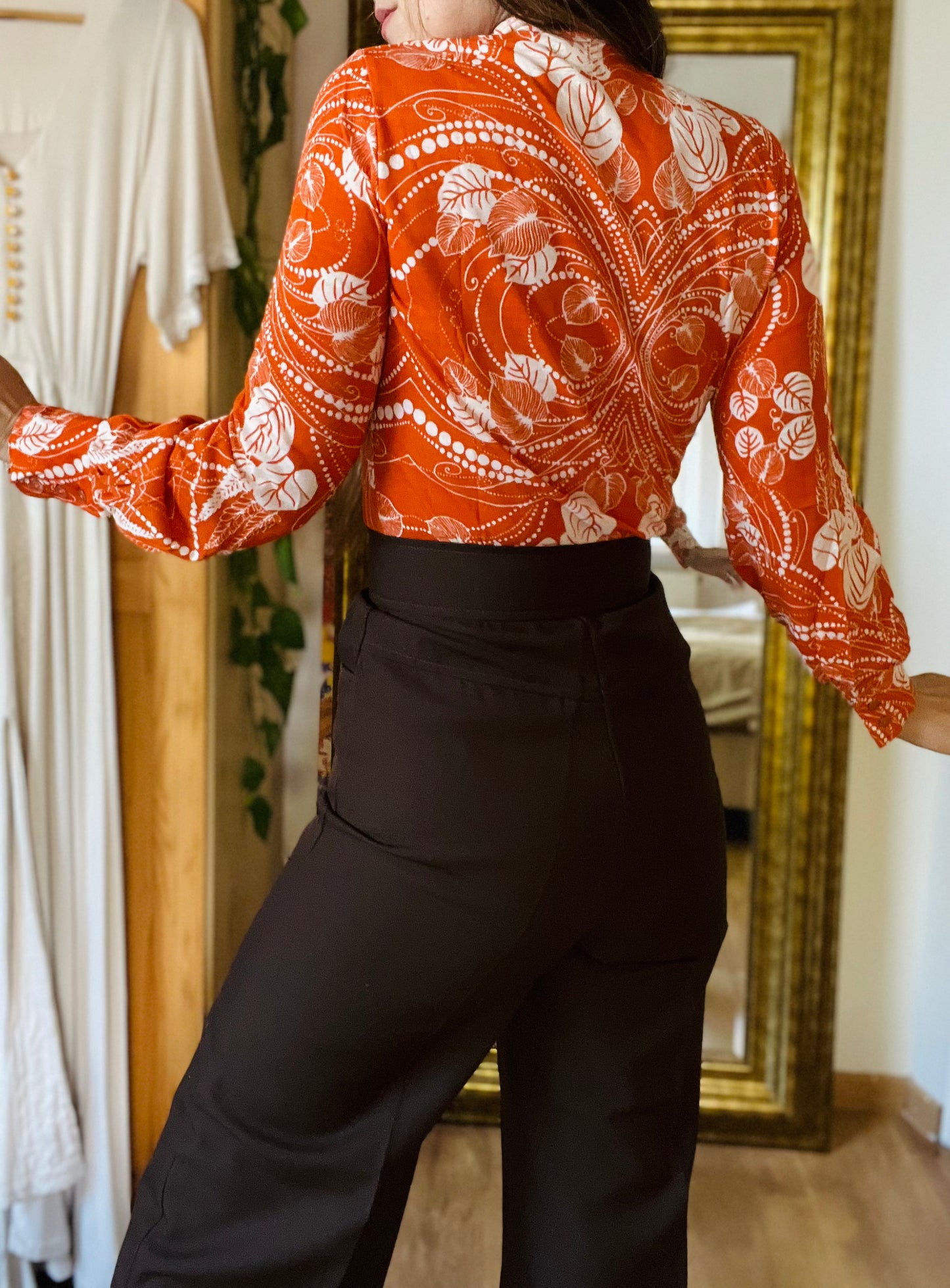 Olga orange seventies shirt